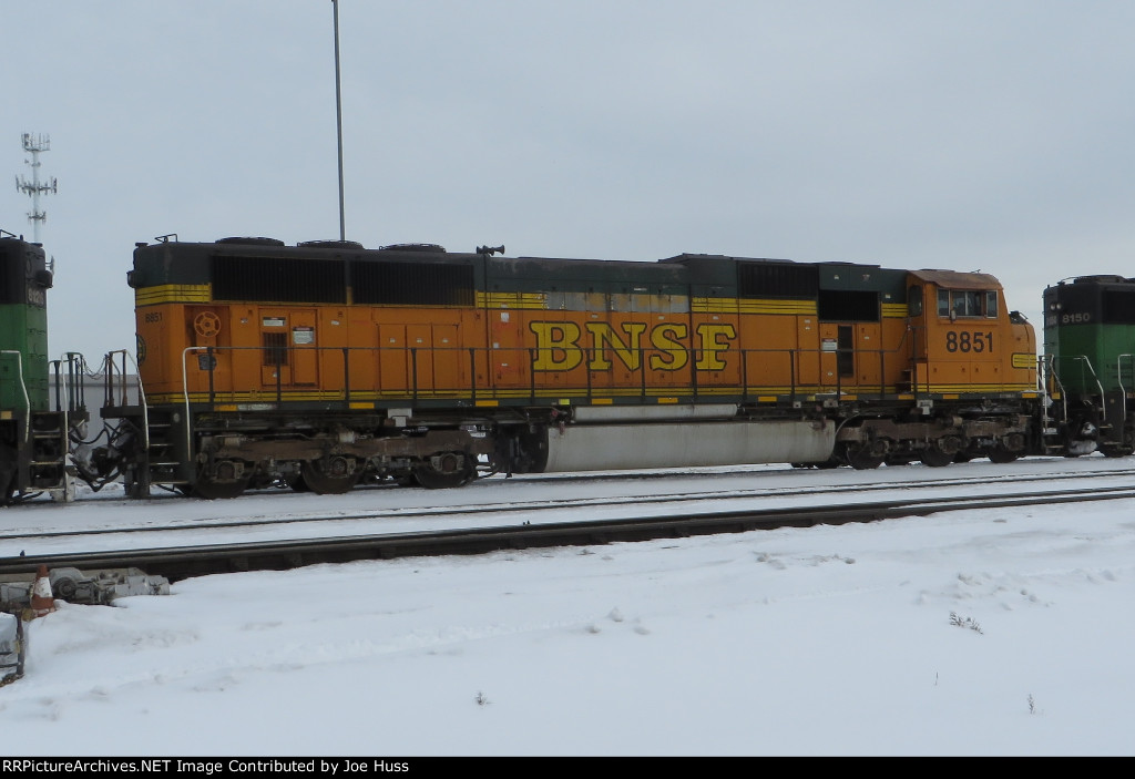 BNSF 8851